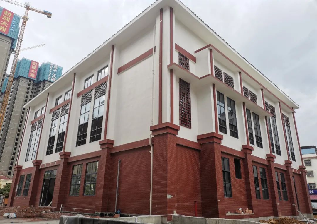 3建設(shè)中的龍景二中食堂 3建設(shè)中的龍景二中食堂